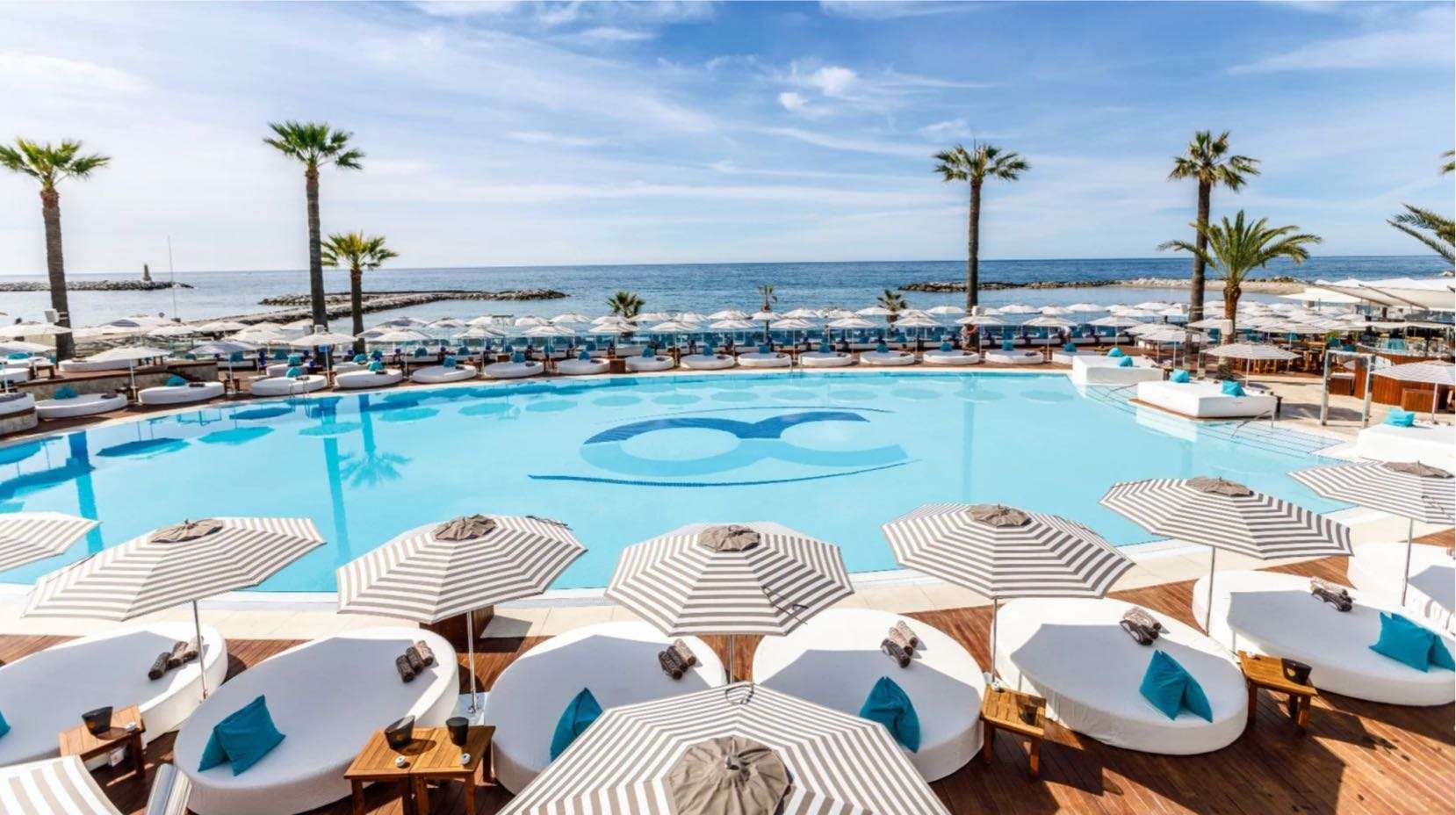 Was man in Estepona an einem Wochenende unternehmen kann: Beach club estepona